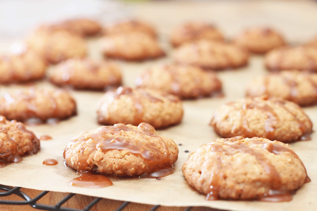 Galletas de mantequilla con avena y caramelo
