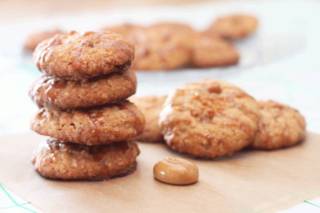 Galletas de mantequilla con avena y caramelo Galletas de mantequilla con avena y caramelo