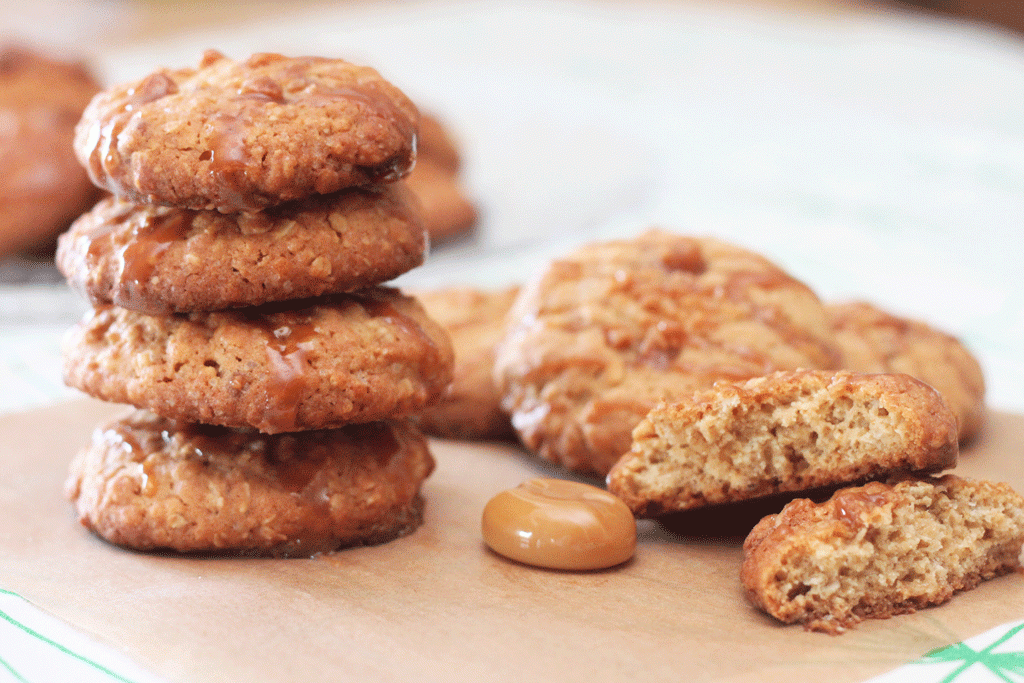 Galletas de mantequilla con avena y caramelo Galletas de mantequilla con avena y caramelo