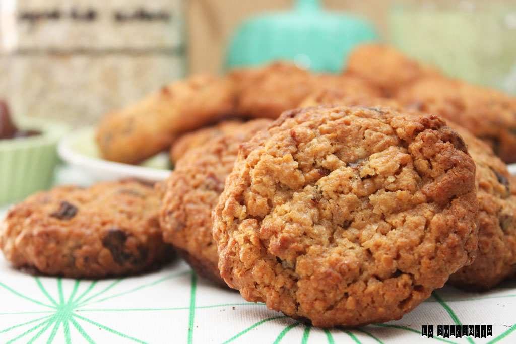 galletas de avena, dátiles y pasas galletas de avena, dátiles y pasas