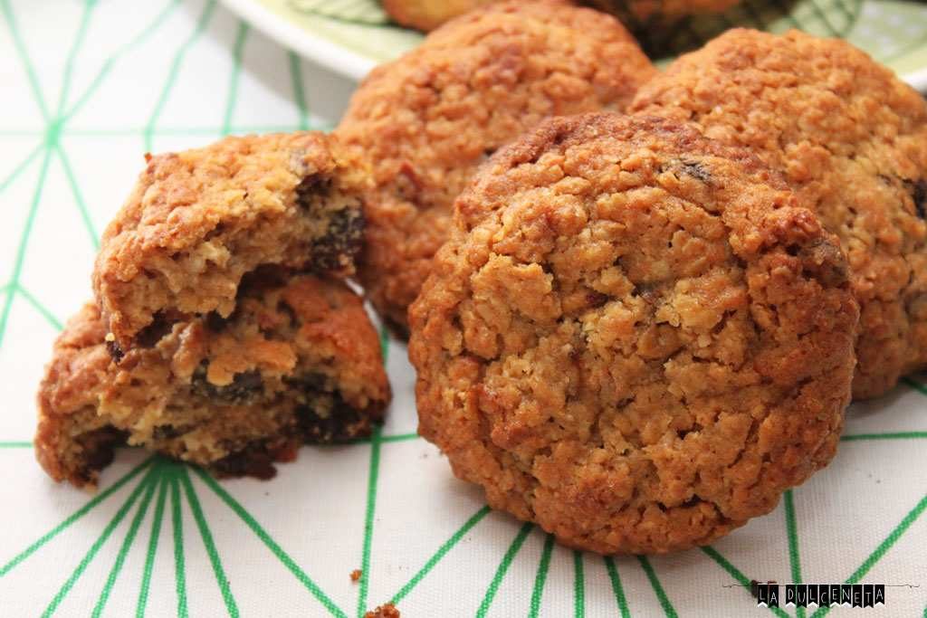 galletas de avena, dátiles y pasas galletas de avena, dátiles y pasas
