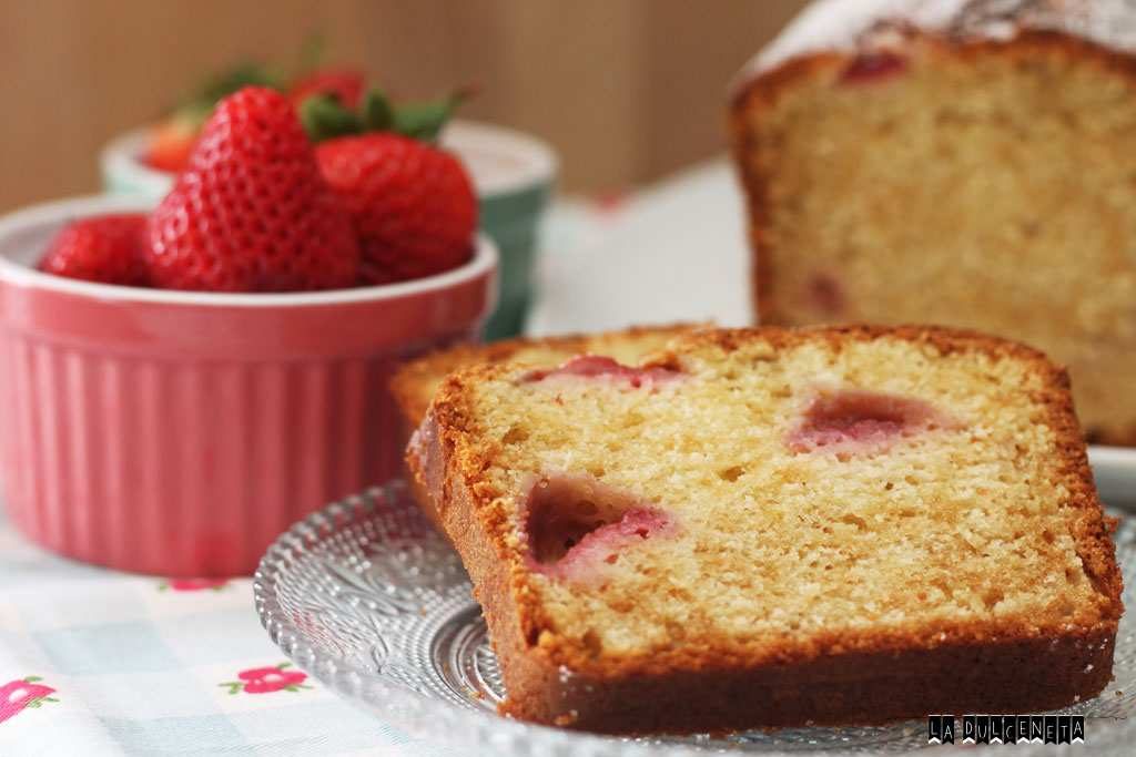bizcocho de fresas y queso bizcocho de fresas y queso